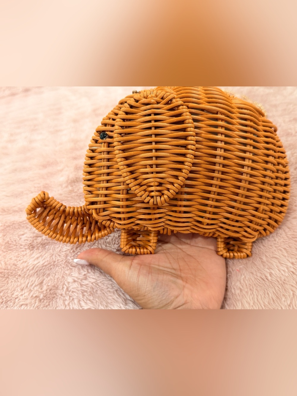 Tommy Bahama Woven Elephant Crossbody Bag - Brown with Gold Chain - Picture 4 of 9